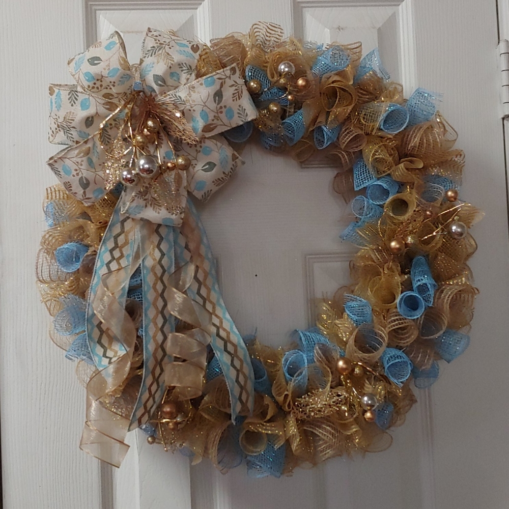 Home crafted 16' decomesh wreath